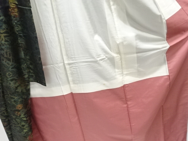  家屋に草花模様織出し本場泥大島紬着物